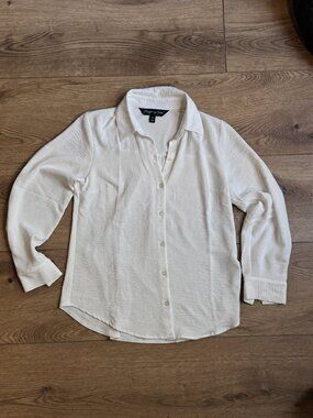 Montgomery Post Britt Airette Off White Shirt Small Petite